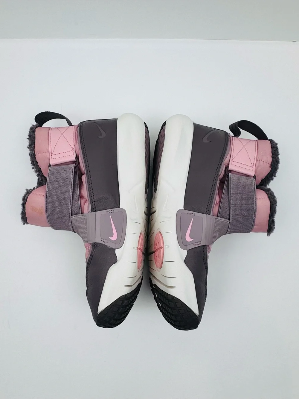 Nike Flex Advance boots. Size 3Y. Quilted textile upper with fleece lining. Pink